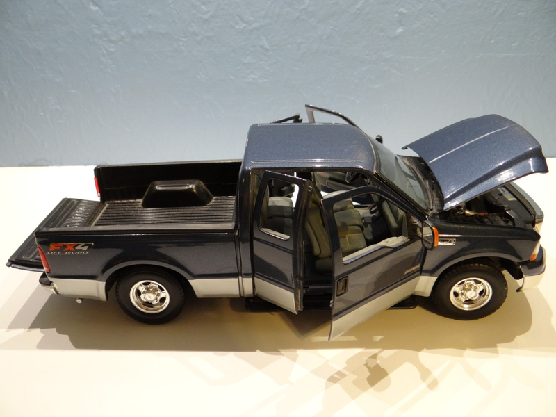 Illustration for article titled 1:18 Maisto Ford F-350 Lariat Show and Review